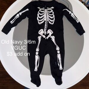 Old Navy Black and White Skeleton Footie